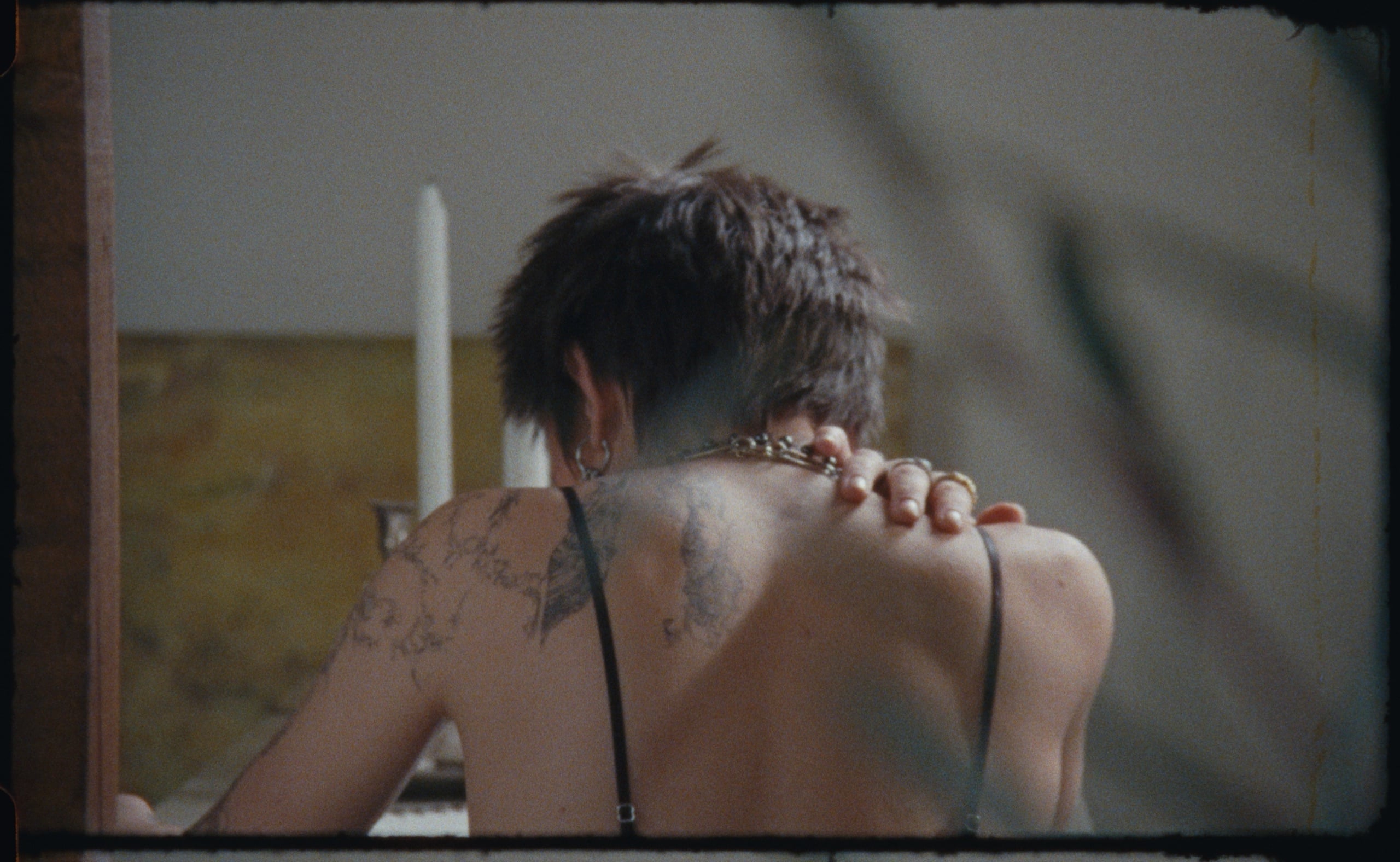 Guillemette — still 5
